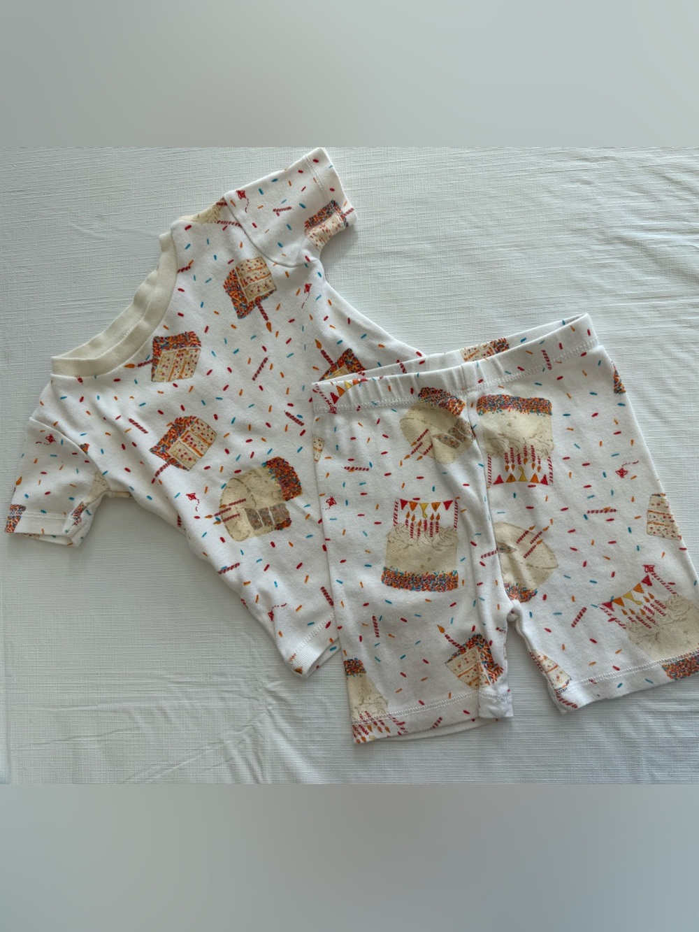 Burts bees baby Birthday Short sleeve shirt and shorts Pajama Set